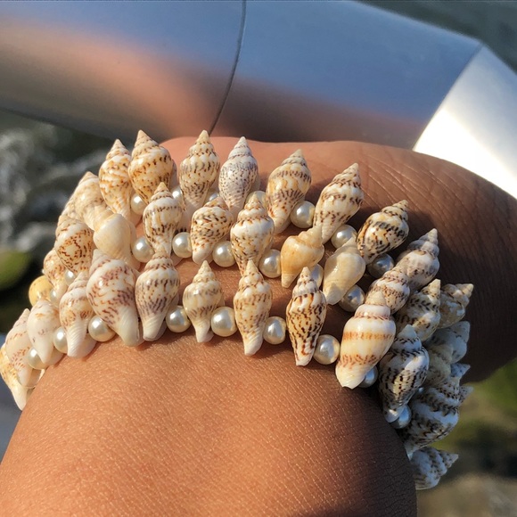 SeaShell & Pearl Triple Bangle Set - Picture 7 of 8